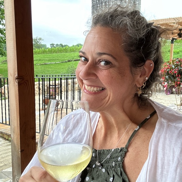 Meet your Posher, Susan - Picture 2 of 9